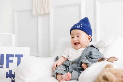 常宁宝宝吃奶蹬腿烦躁扭动 常宁宝宝吃奶蹬腿烦躁扭动